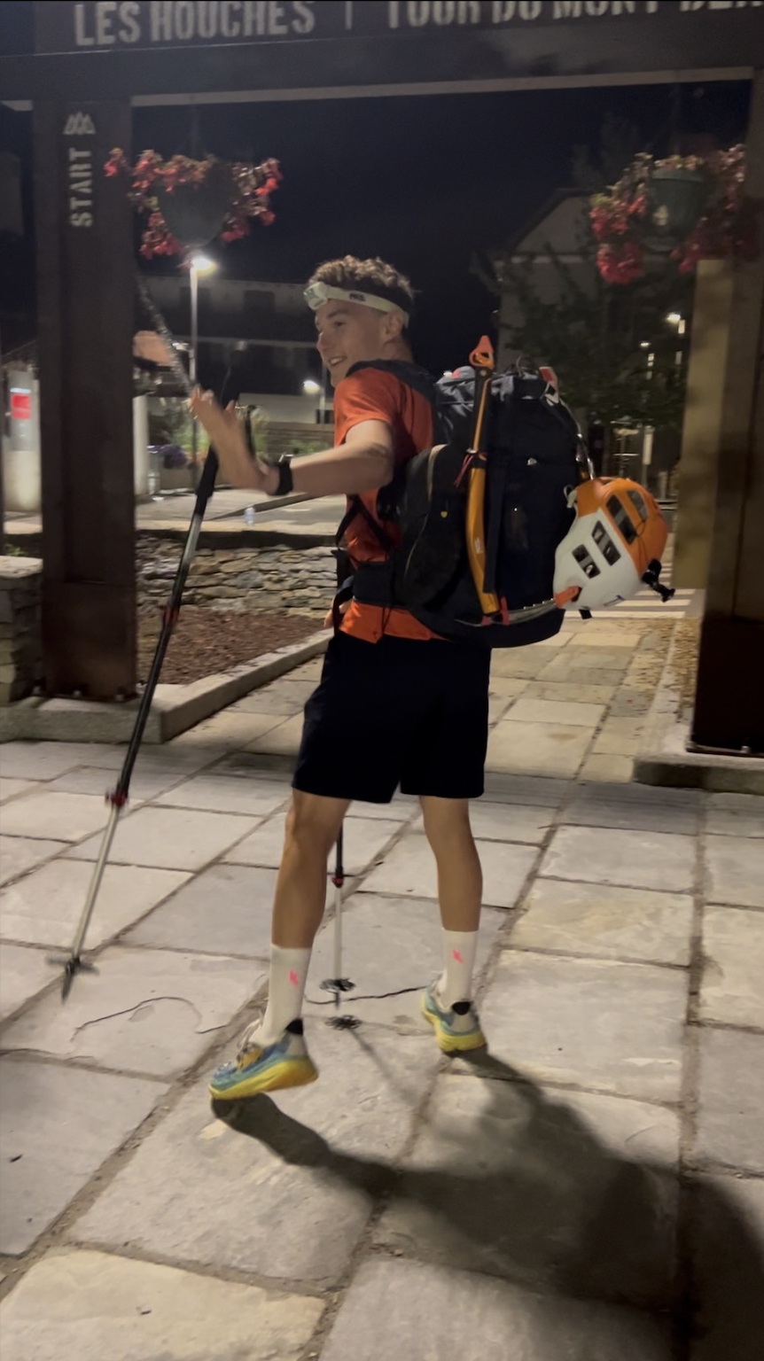 Thomas Fernandez au départ des Houches, de nuit